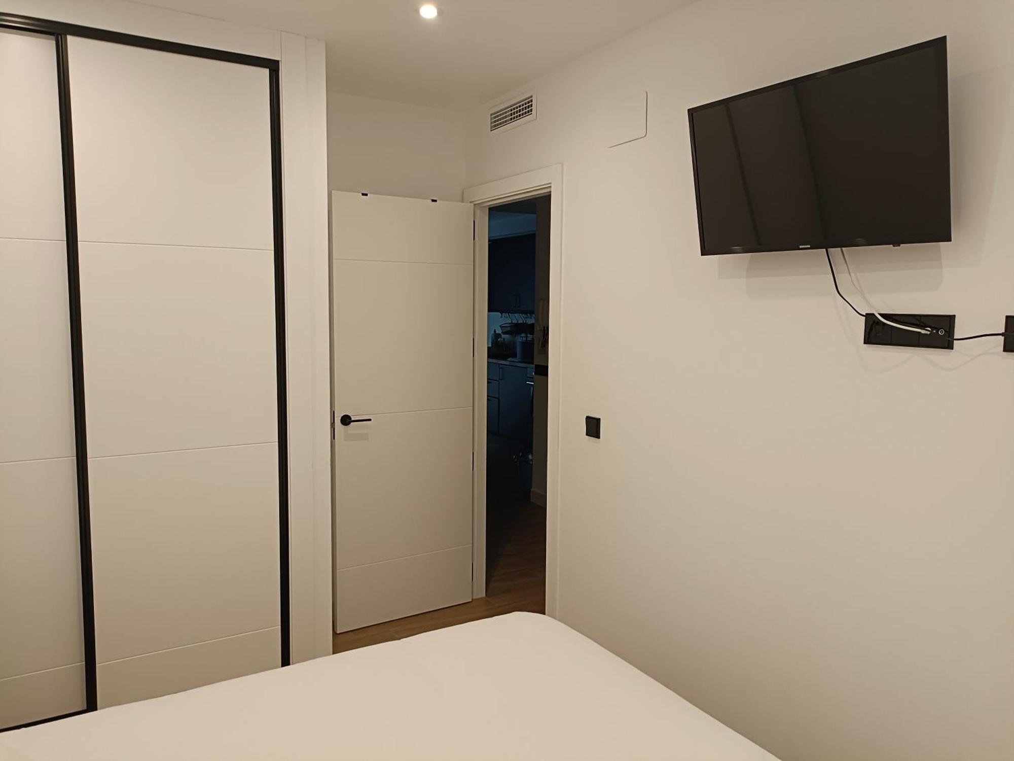Arsenio Apartment *
